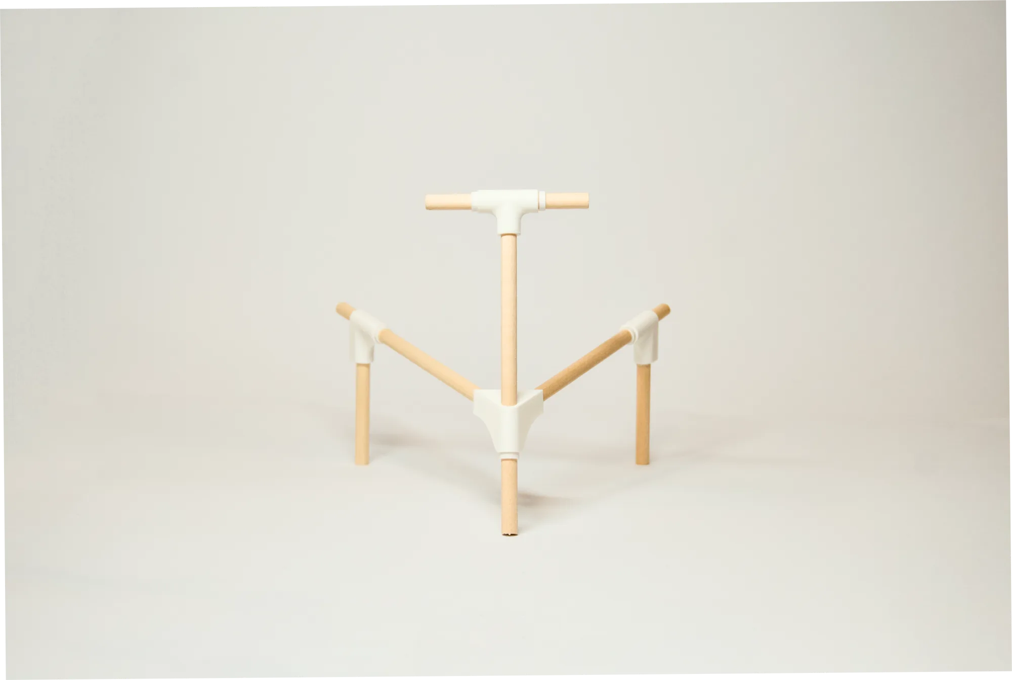 Structural frame &mdash; front view
